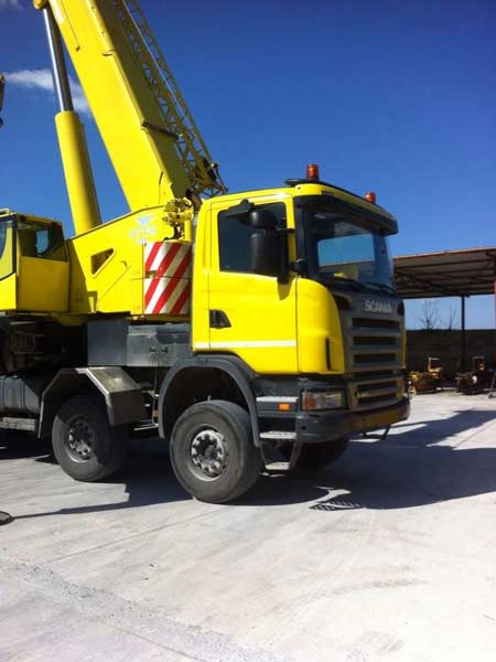 Used-construction-cranes-for-sale